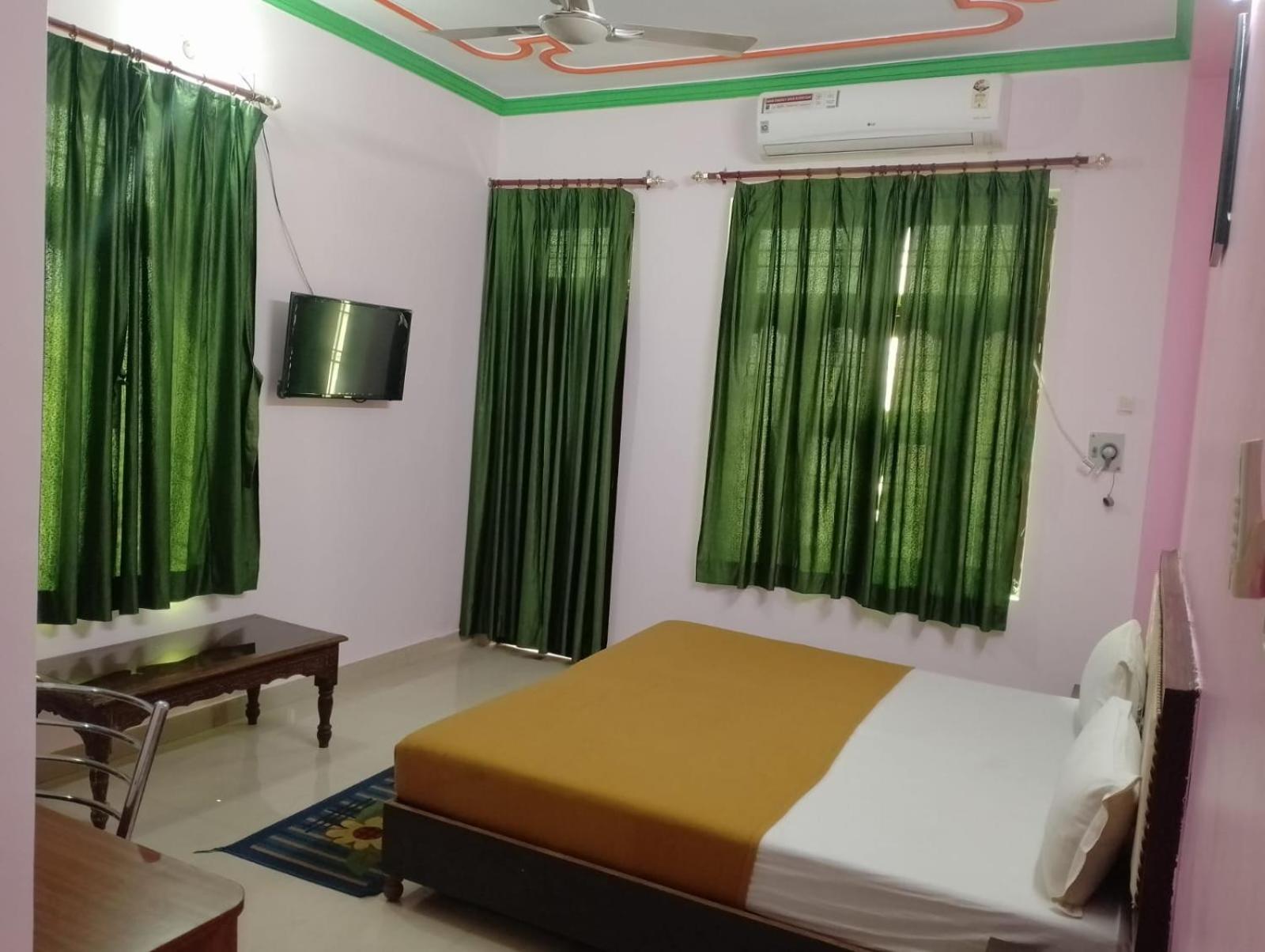 Varuna Palace Varanasi , Near Mandir & Ghat'S Kültér fotó