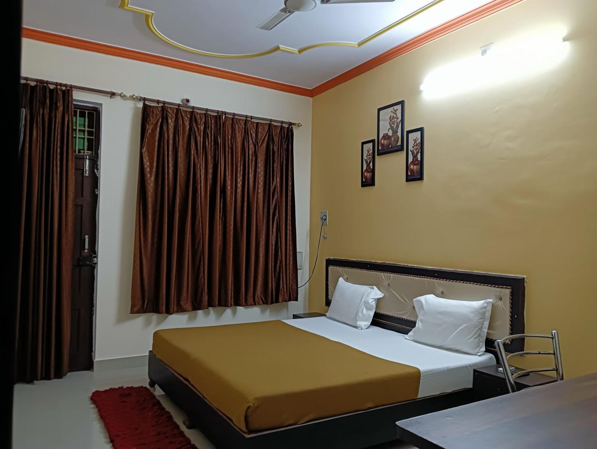Varuna Palace Varanasi , Near Mandir & Ghat'S Kültér fotó